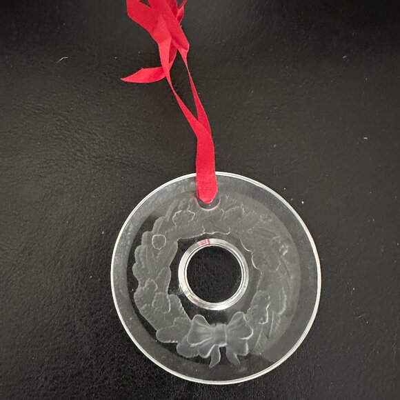 Marquis by Waterford Crystal Etched Wreath Ornament made in Germany - Picture 4 of 5